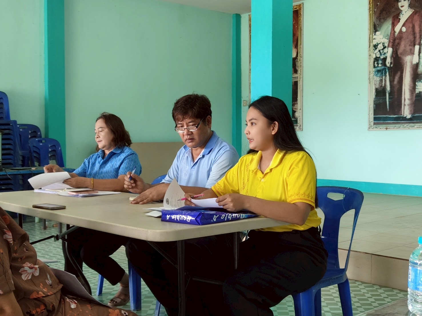 สำนักงานพัฒนาชุมชนอำเภอเมืองระยอง ดำเนินการจัดตั้งกลุ่มออมทรัพย์เพื่อการผลิตบ้านตะพงนอก หมู่ที่ 9 ตำบลตะพง อำเภอเมืองระยอง จังหวัดระยอง ตามบันทึกข้อตกลงการจัดตั้ง "1 อำเภอ 1 กลุ่มออมทรัพย์การผลิต" เนื่องในโอกาสครบรอบ 51 ปี กลุ่มออมทรัพย์เพื่อการผลิต