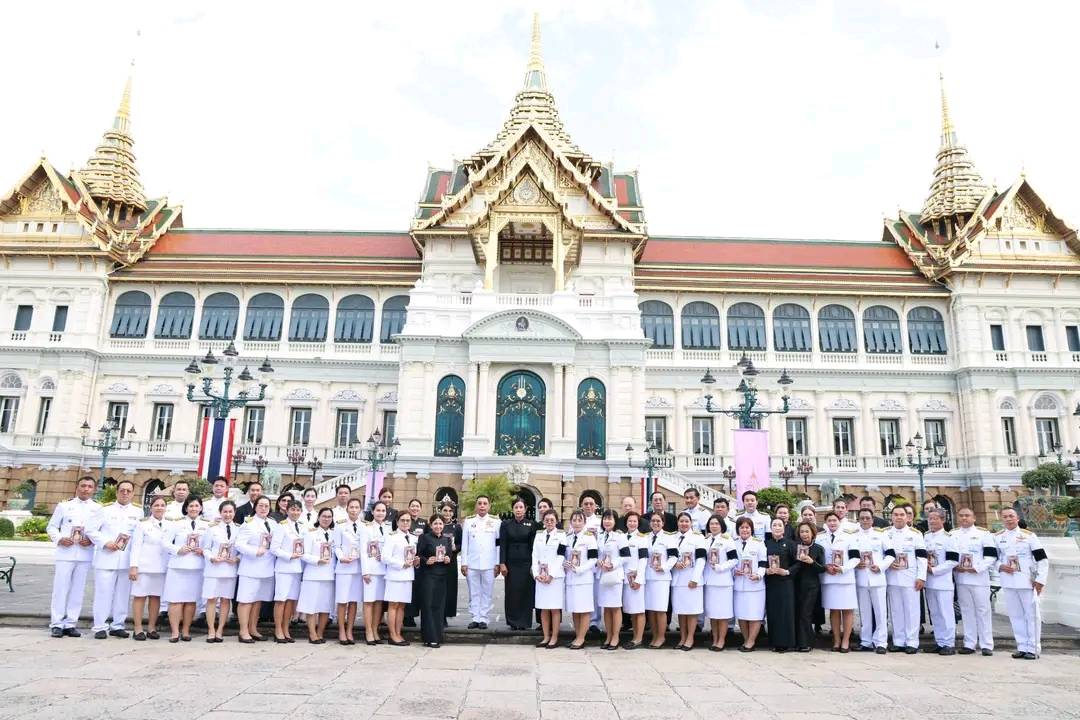 Rayong TALENT พช.เมืองระยองเอาได้  สำนักงานพัฒนาชุมชนอำเภอเมืองระยอง ร่วมพิธีบำเพ็ญกุศลถวายพระบรมศพ สมเด็จพระนางเจ้าสิริกิติ์ พระบรมราชินีนาถ พระบรมราชชนนีพันปีหลวง 