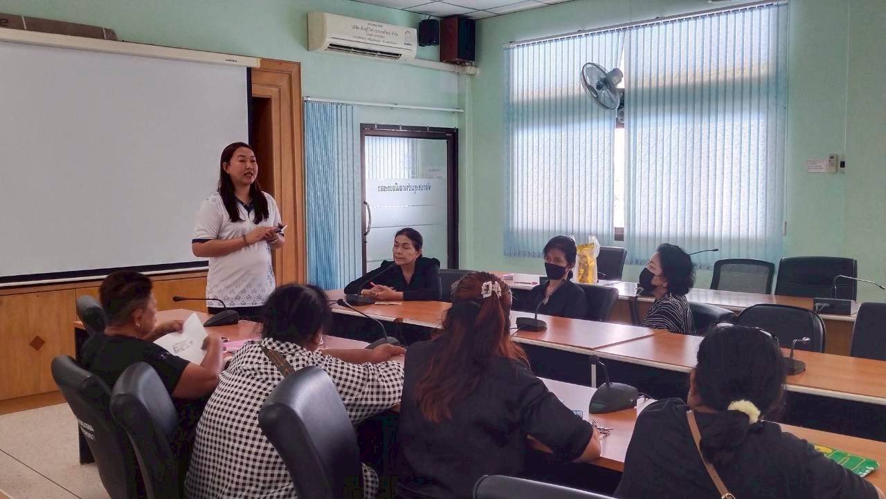 Rayong TALENT พช.เมืองระยองเอาได้  สำนักงานพัฒนาชุมชนอำเภอเมืองระยองทำสัญญาขอรับการสนับสนุน เงินกองทุนพัฒนาบทบาทสตรี